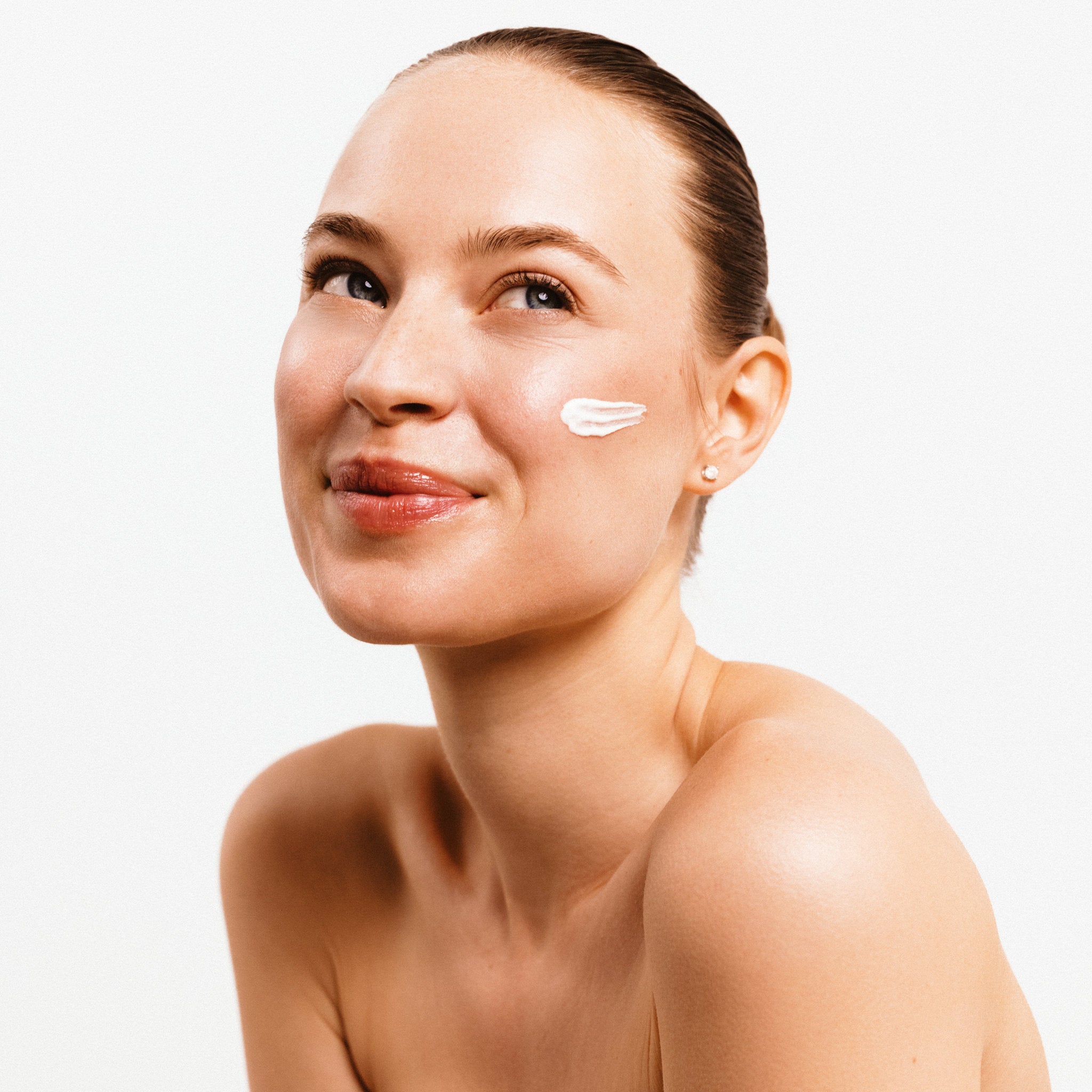 TeDerm NightCream Application on Face